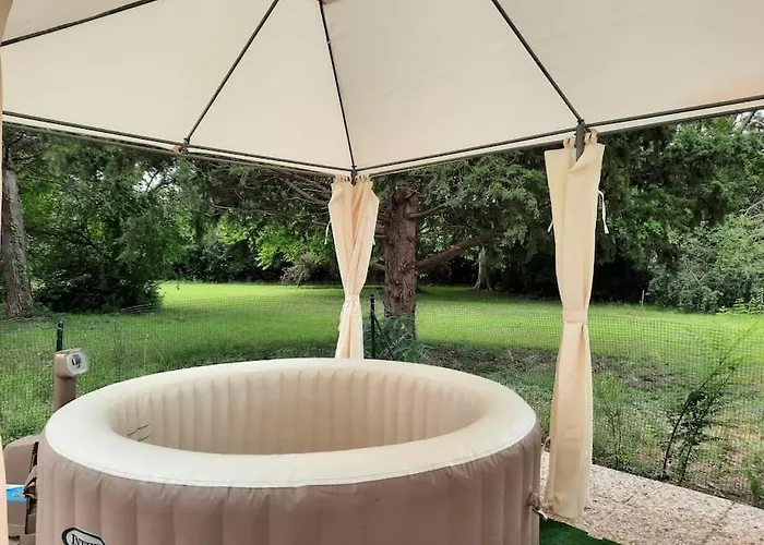 Un Chateau Pour Vos Vacances A 10min Plage Agde